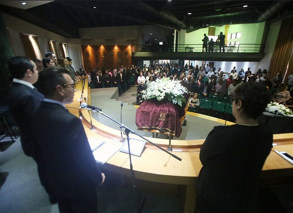 Preside Pablo Lemus homenaje póstumo en memoria de Juan José Bañuelos Guardado