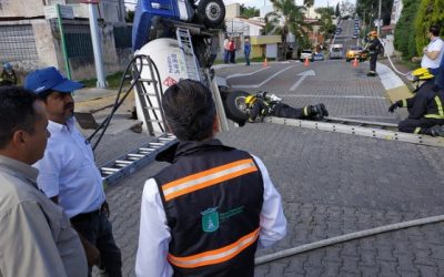 Supervisa Pablo Lemus labores de Protección Civil y Bomberos ante hundimiento de pipa de gas