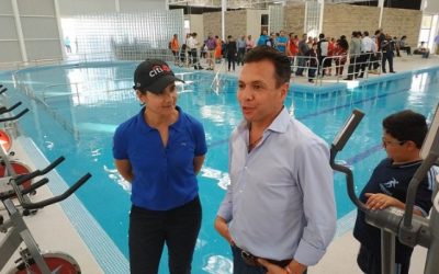 Inaugura Zapopan primera alberca pública municipal para pacientes con fibrosis muscular y discapacidad física