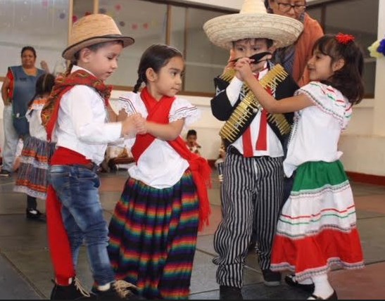 Conmemoran niños y niñas 108 aniversario de la Revolución Mexicana