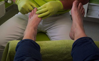 Urge DIF Zapopan a cuidar los pies de adultos mayores durante invierno