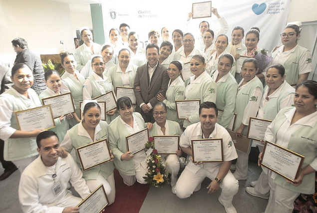 Reconoce Zapopan labor cálida y profesional de 36 enfermeras y enfermeros del OPD Servicios de Salud 