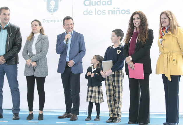 Lleva Zapopan, Ciudad de los Niños, programa Escuelas con Estrella a la primaria Niños Héroes de Chapultepec en la Colonia Parque Real