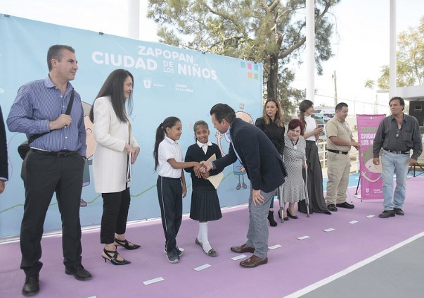 Lleva Zapopan, Ciudad de los Niños, programa Escuelas con Estrella a la colonia Mariano Otero