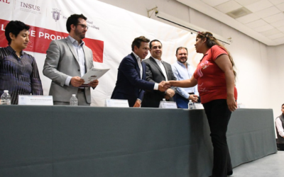 Entregan Zapopan e INSUS 519 escrituras y títulos de propiedad