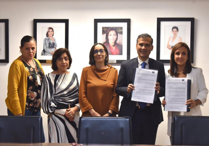 DIF Zapopan firma convenio para campaña de Cirugía de Catarata Gratuita