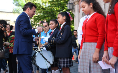 Entrega Zapopan instrumentos musicales para bandas de guerra escolares