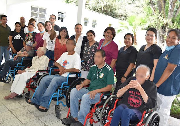 Entrega DIF Zapopan sillas de ruedas a la Unidad Asistencial para Personas Indigentes (UAPI)