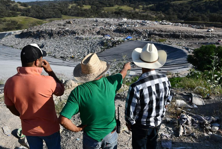 Visitan pobladores y autoridades zapopanas relleno sanitario Picachos